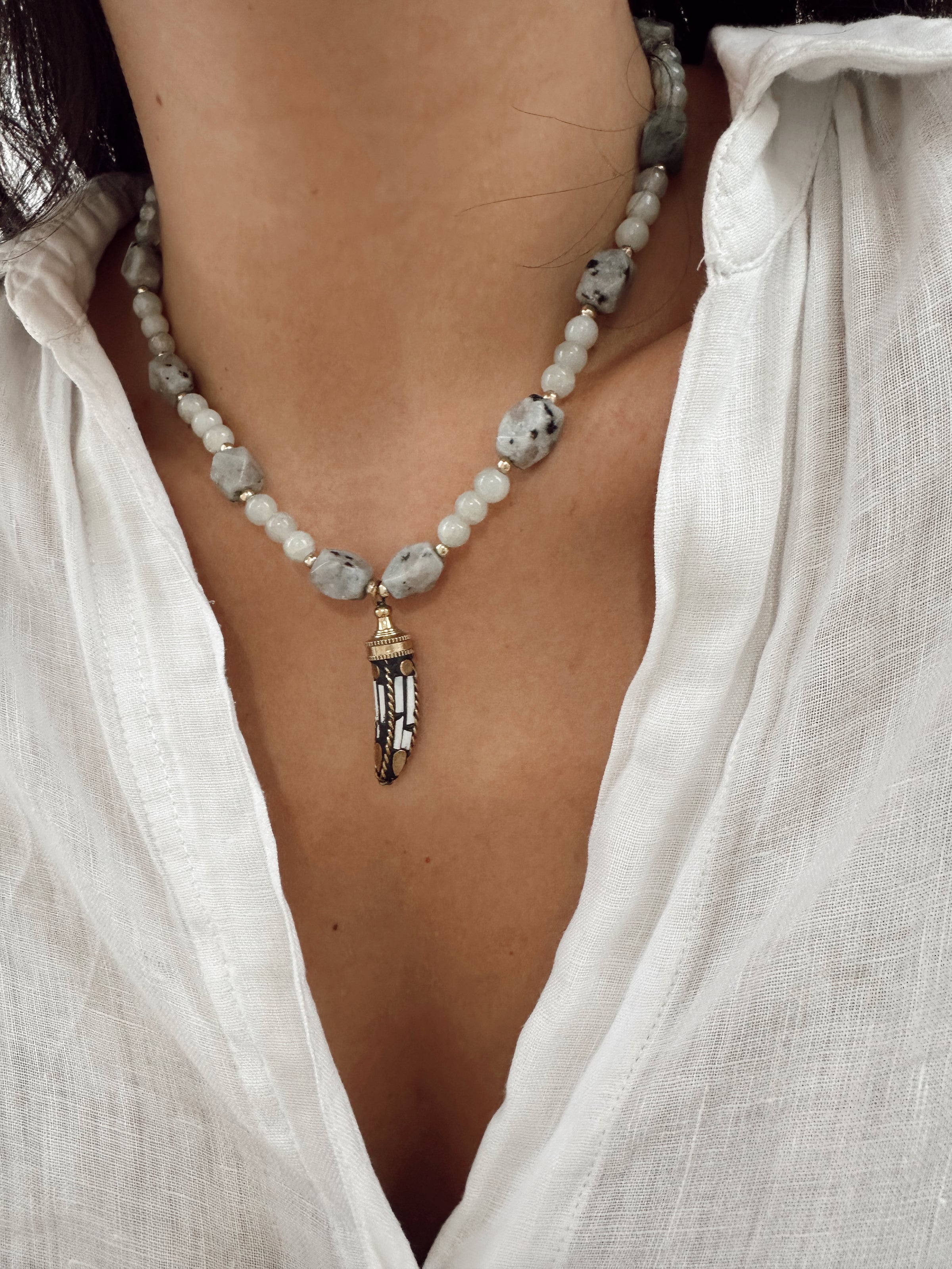 Collar Piedras Cacho