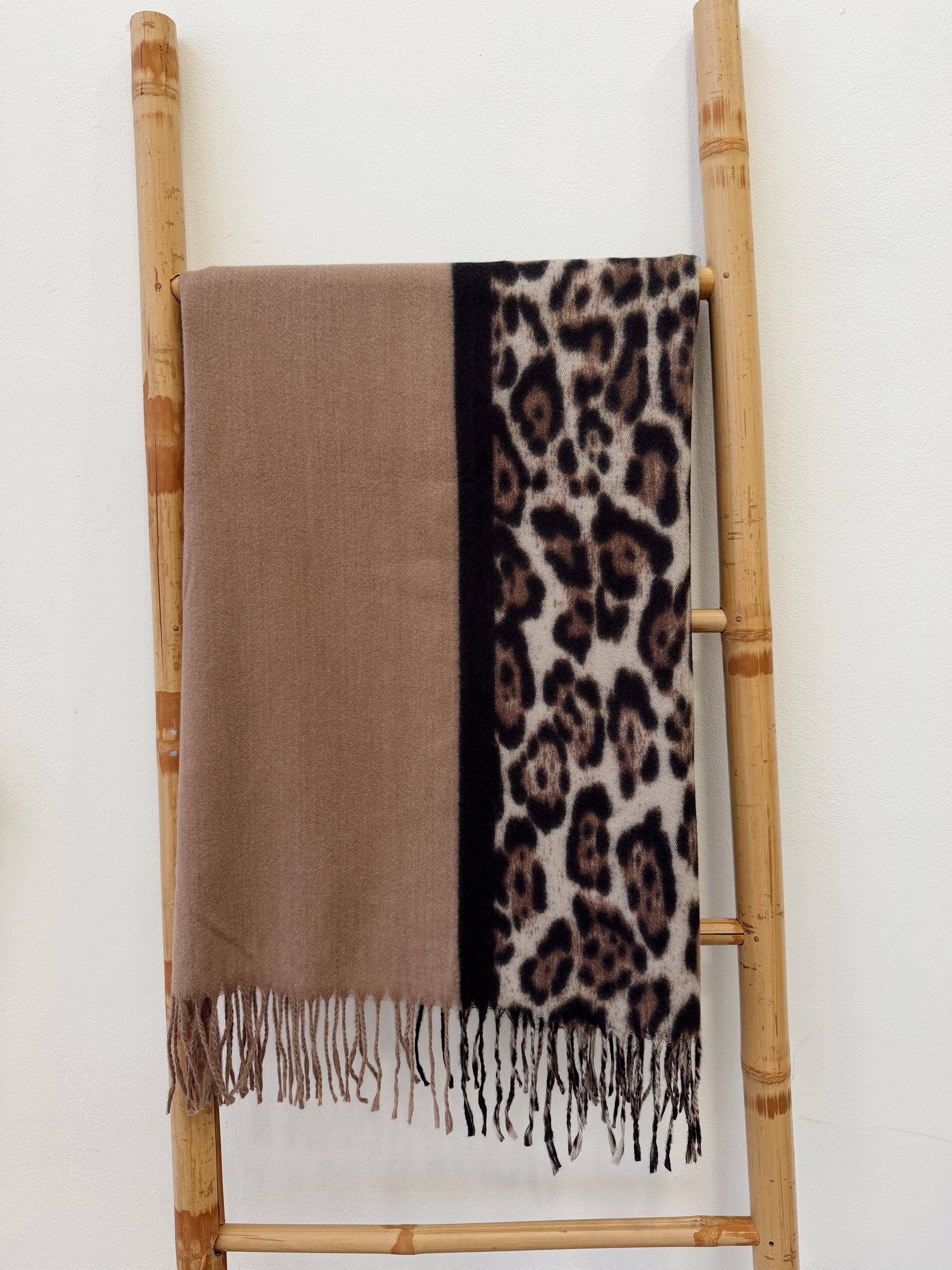 Bufanda Cashmere Print Camel Negro