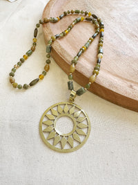 Collar Verde Olivo Dorado