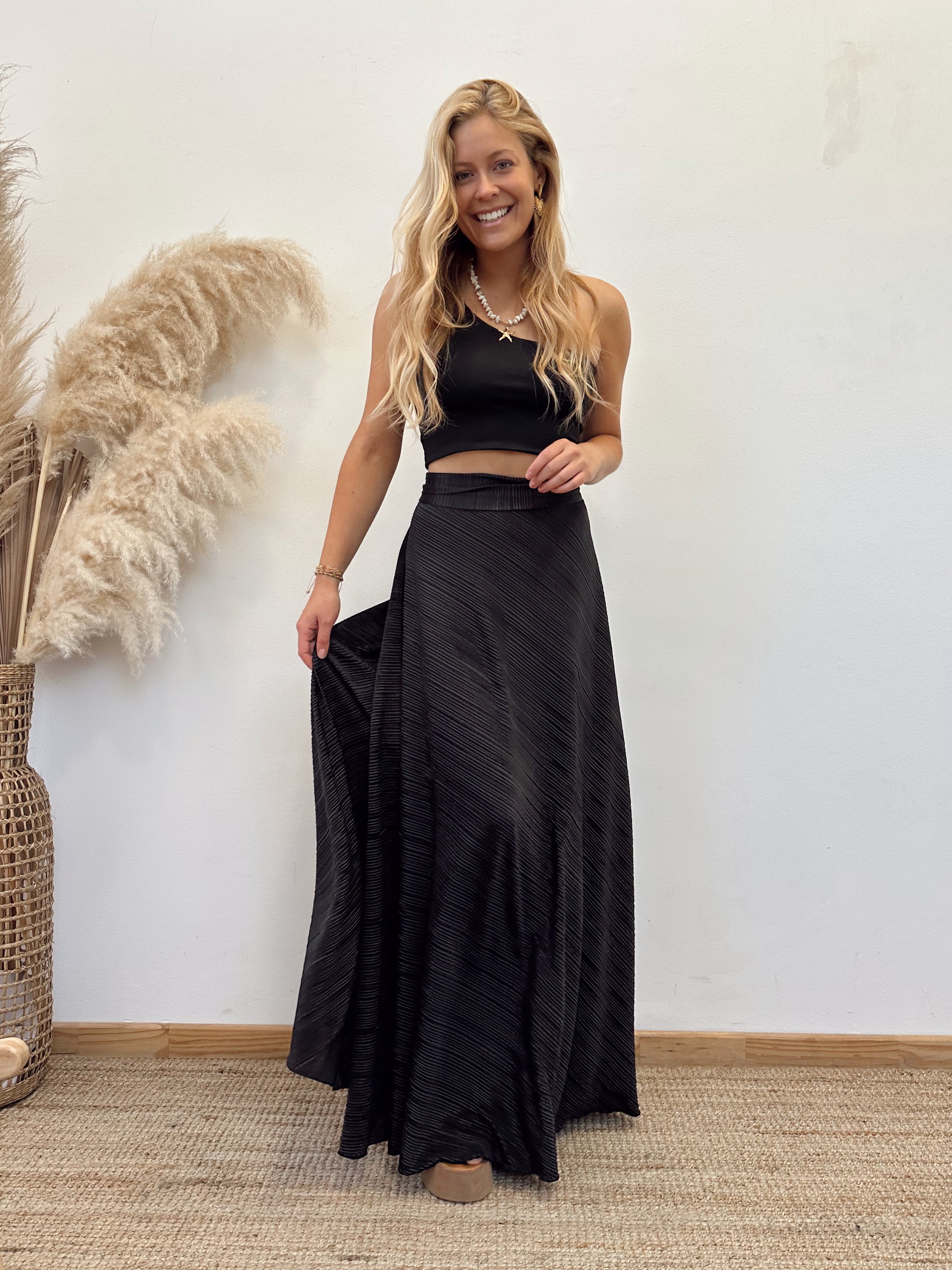 Falda Envolvente Plisada Negra