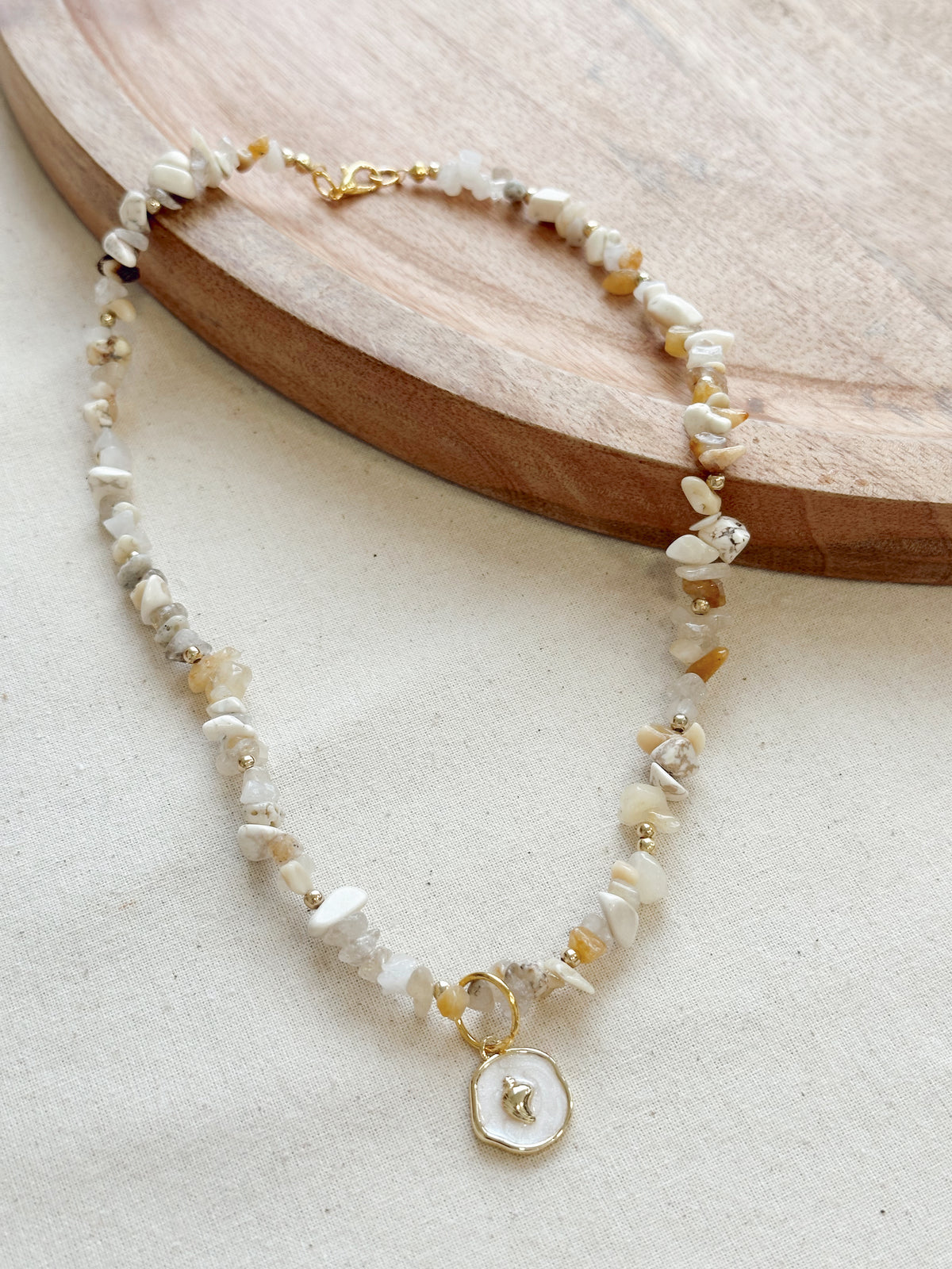 Collar Piedras Beige