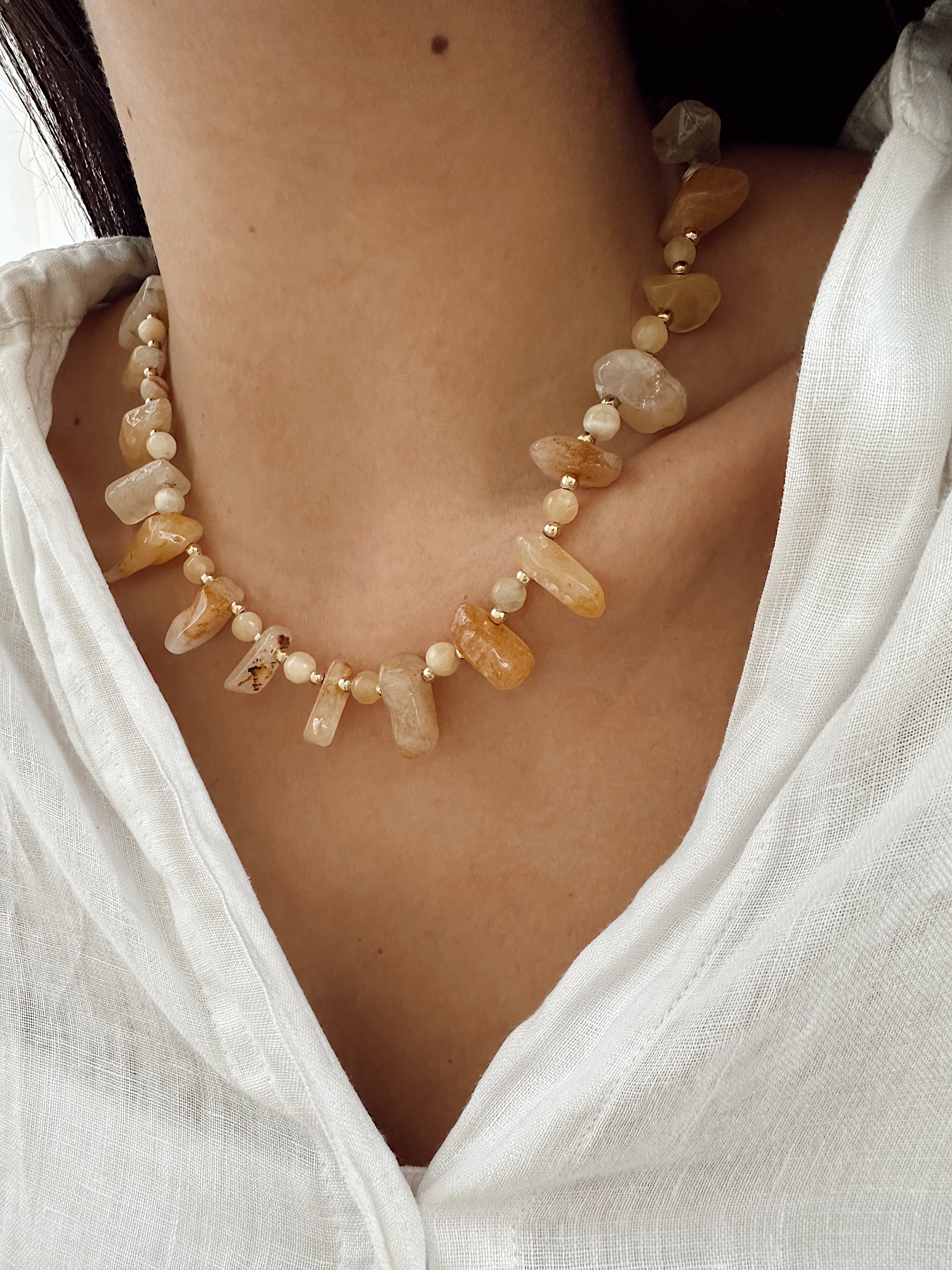 Collar Piedras Beige