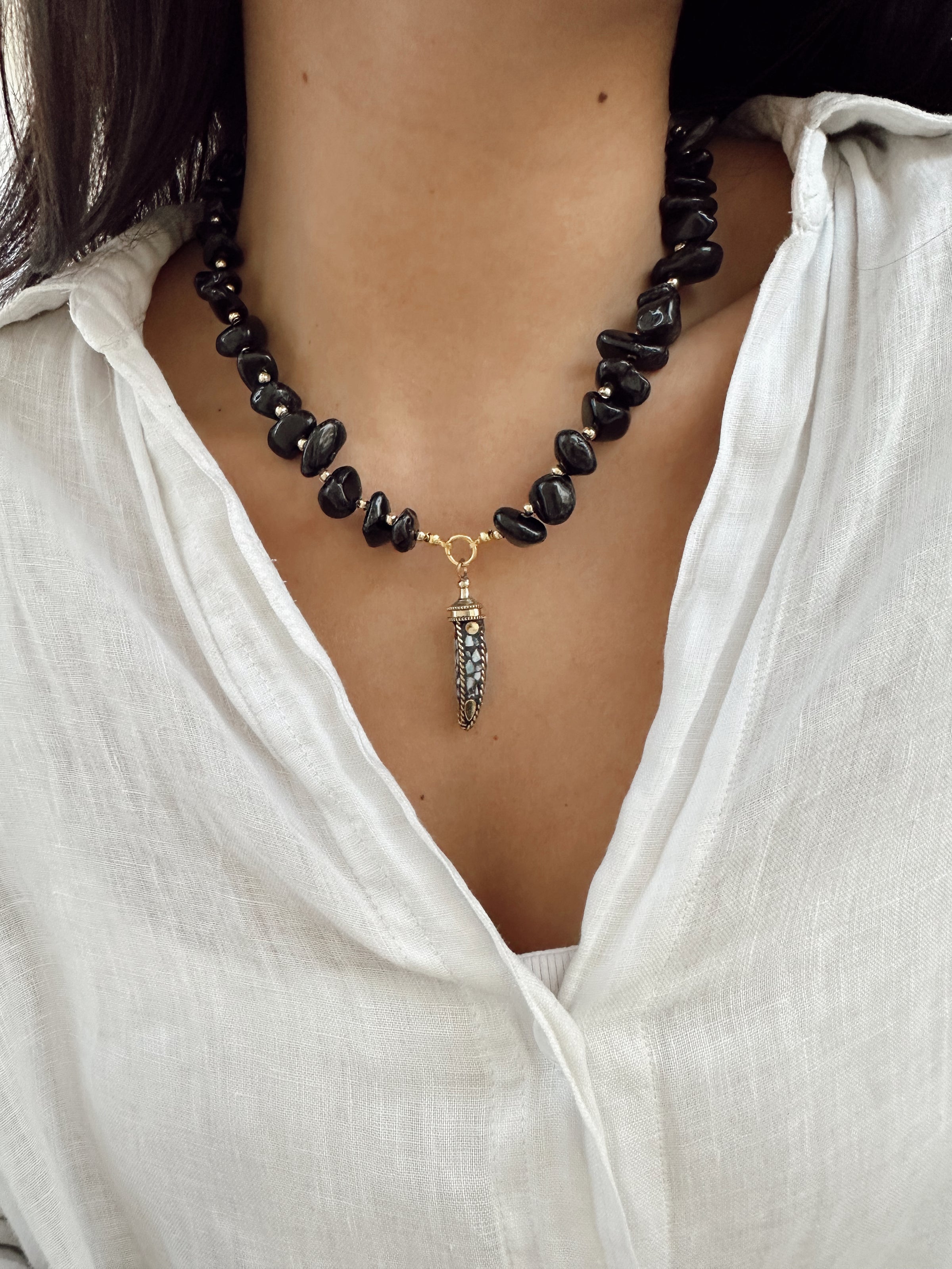 Collar Negro Cacho 2