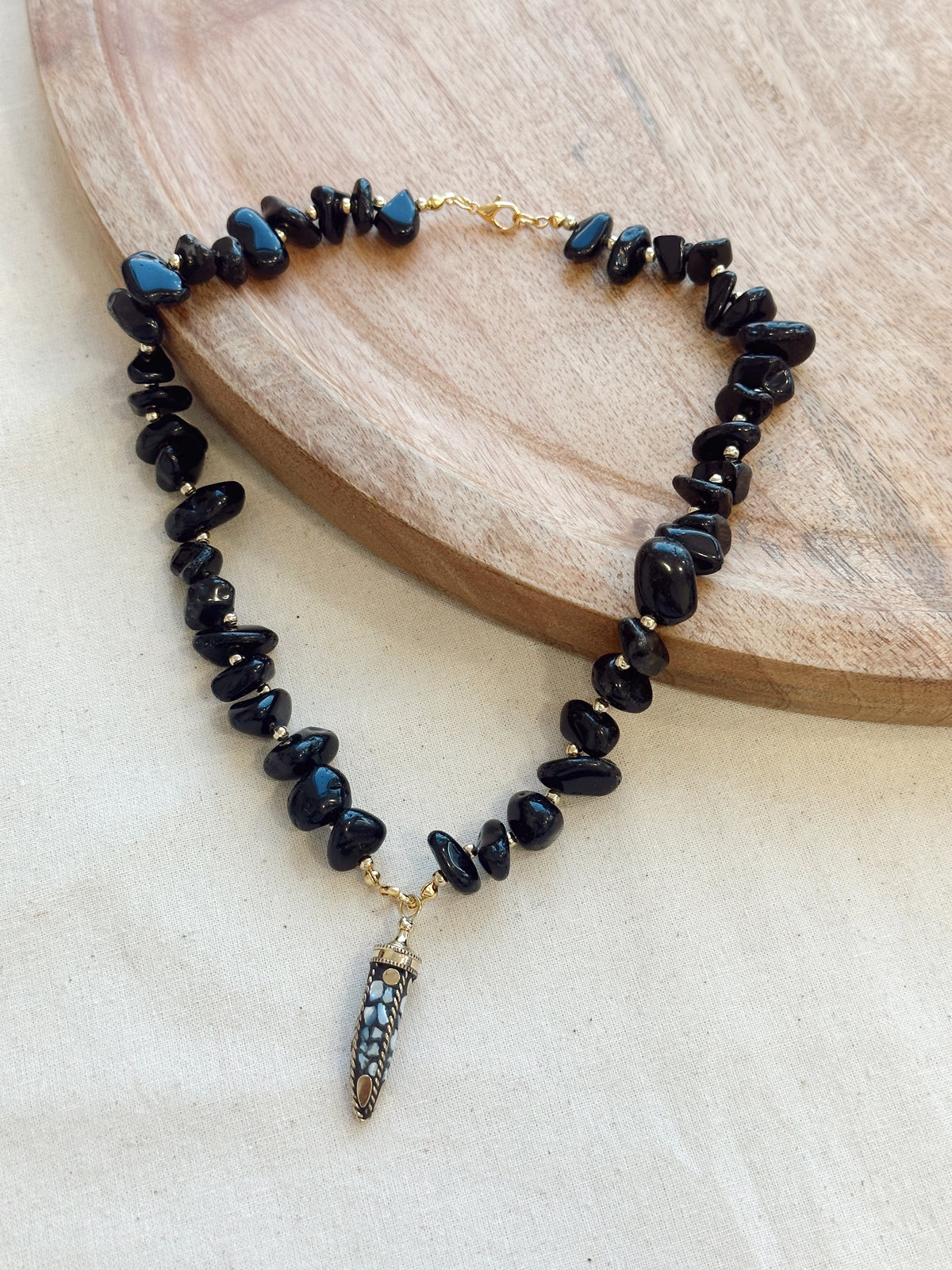 Collar Negro Cacho 2