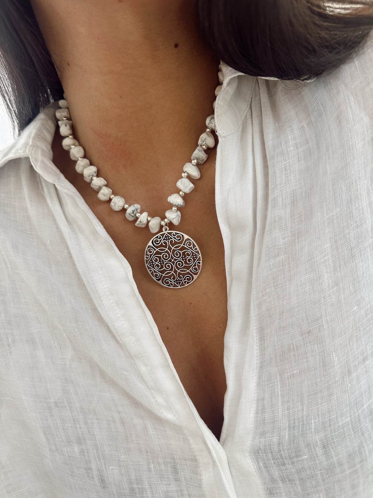 Collar Piedras Plateado