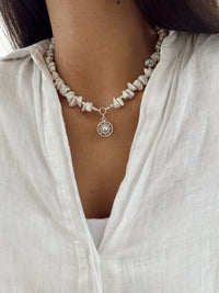 Collar Piedras Plateado Sol