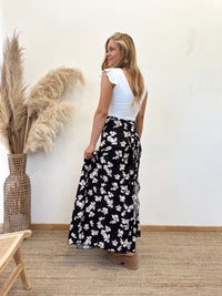 Falda Envolvente Flores Blancas