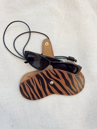 Estuche Anteojos Print Camel