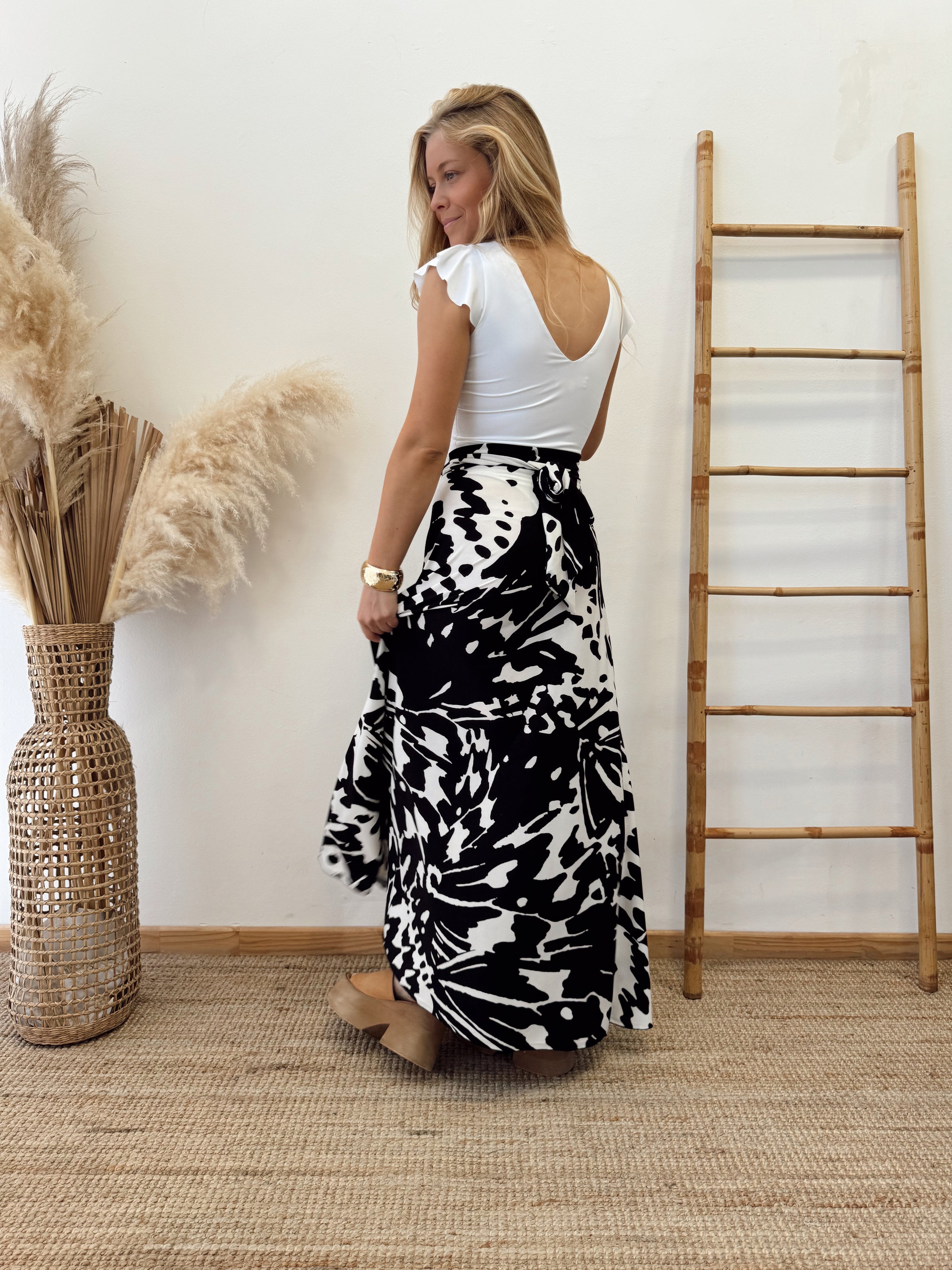 Falda Envolvente Negra Blanca