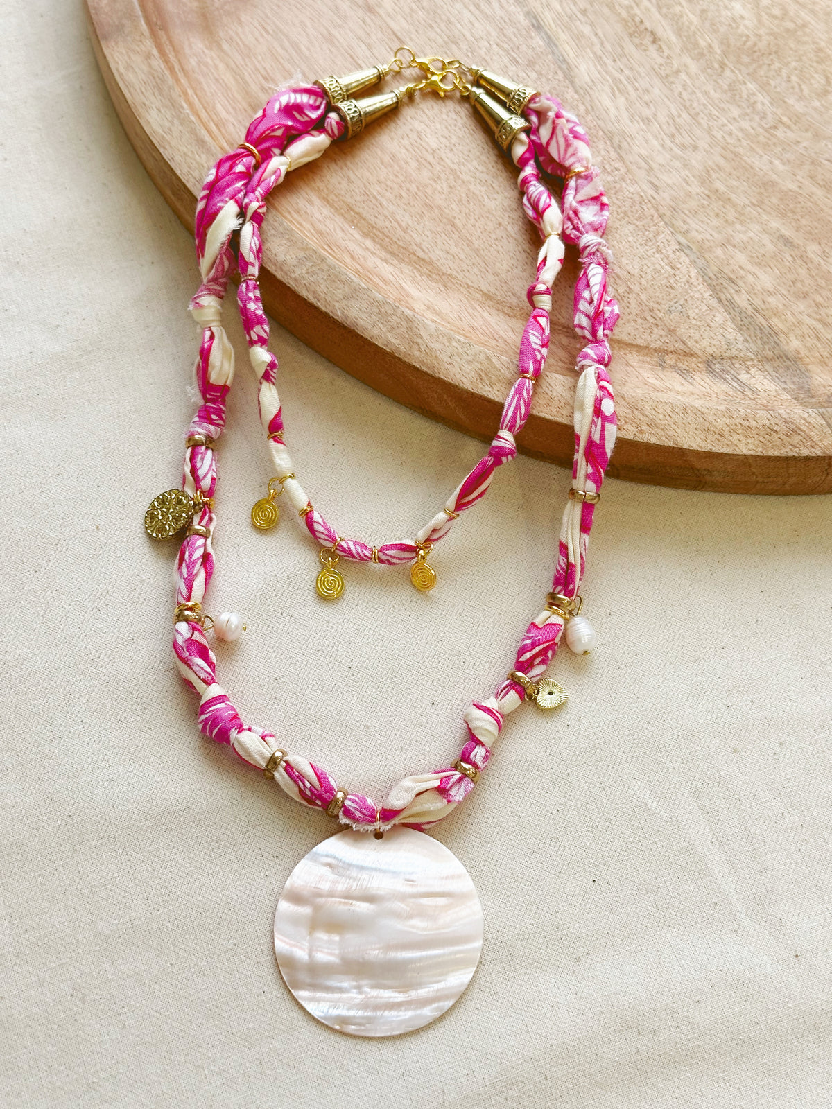 Collar Tela Fucsia Doble
