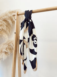 Pañuelo Seda Negro Beige