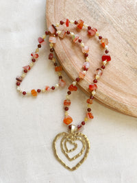 Collar Rojizo Corazón Dorado