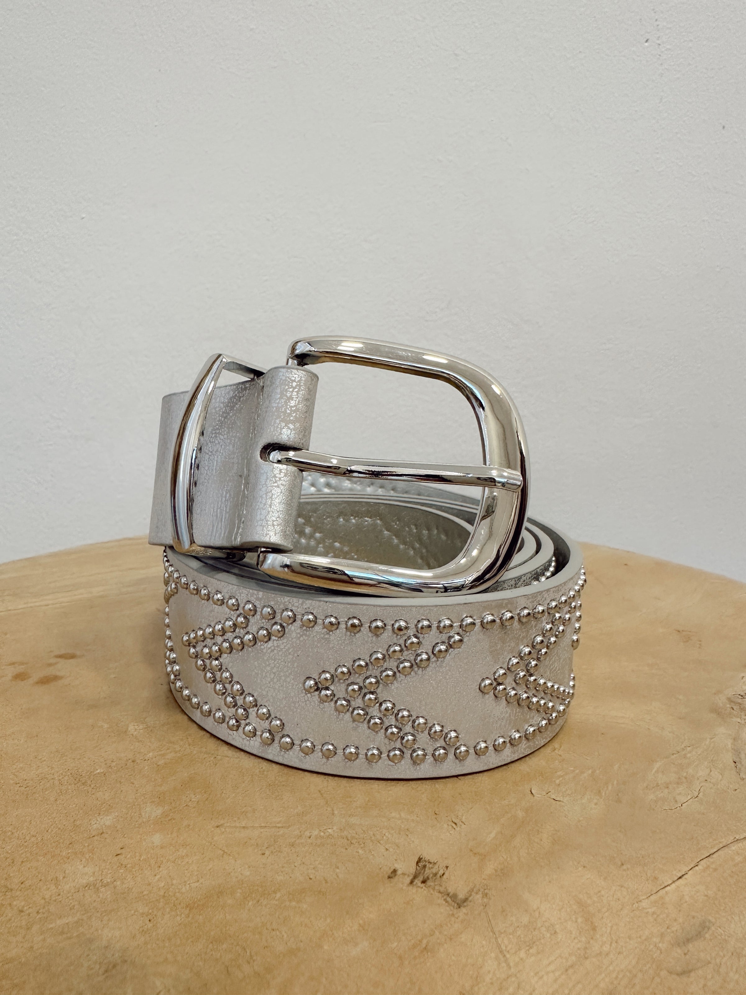 Cinturón Plateado Tachas