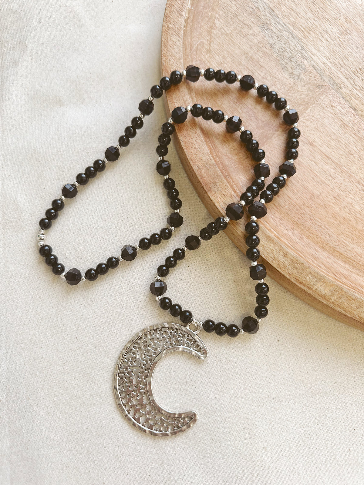 Collar Negro Plateado Luna