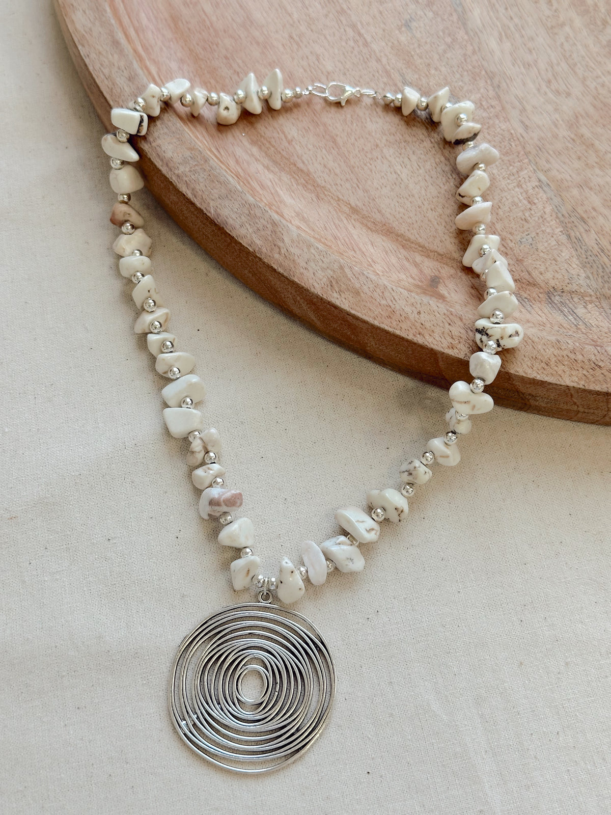 Collar Piedras Plateado 3