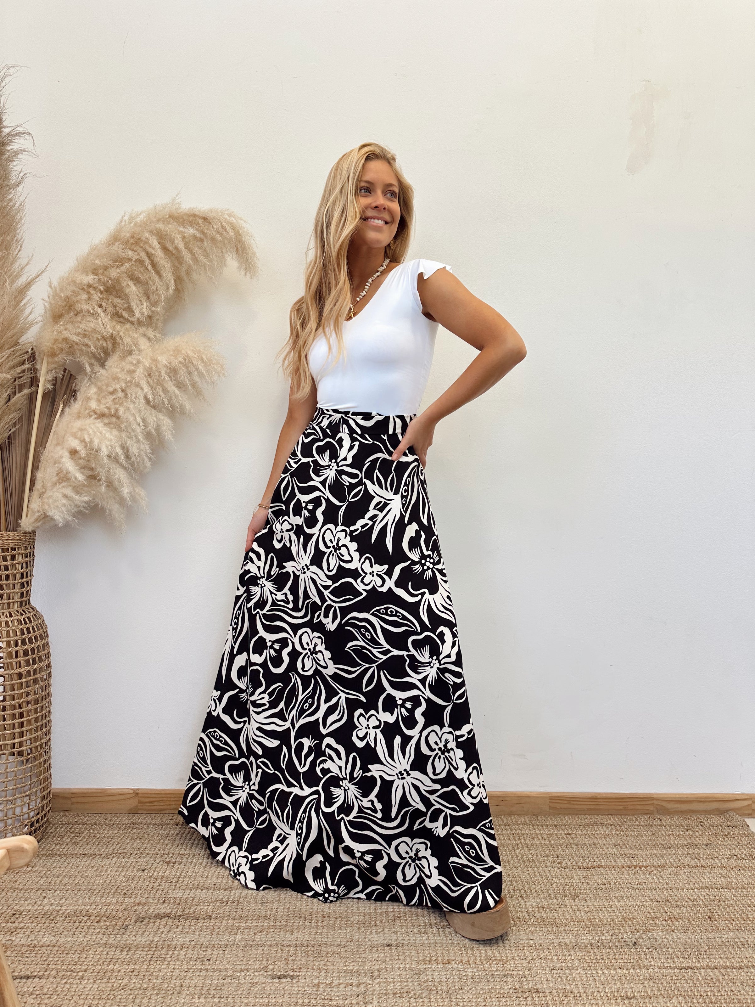 Falda Envolvente Negro Flores