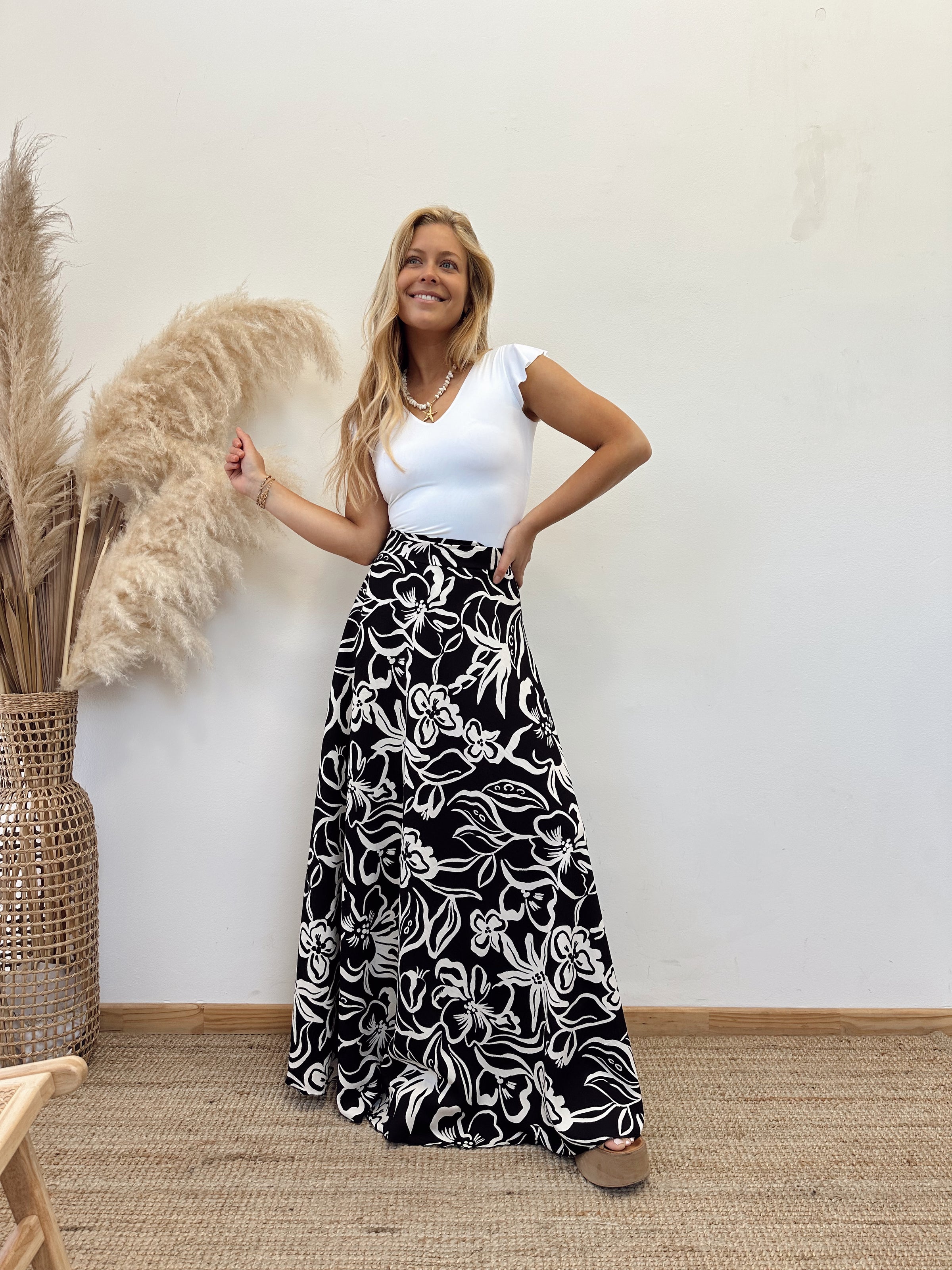 Falda Envolvente Negro Flores