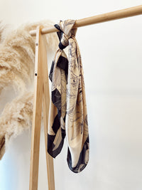 Pañuelo Seda Camel