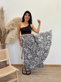 Falda Envolvente Negra Flores Beige