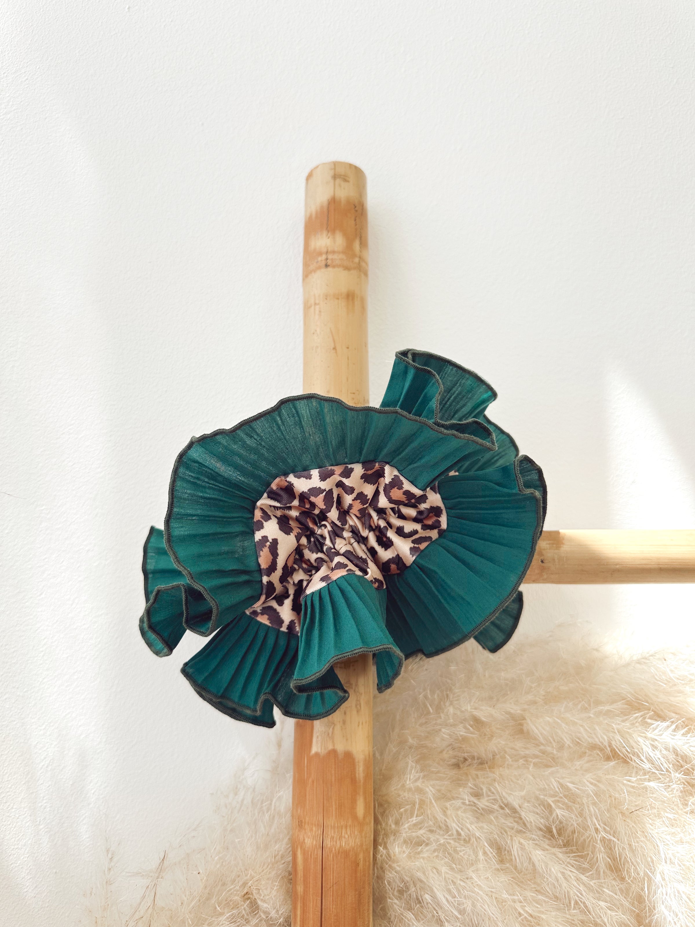 Colet Doble Vuelo Verde Botella Print