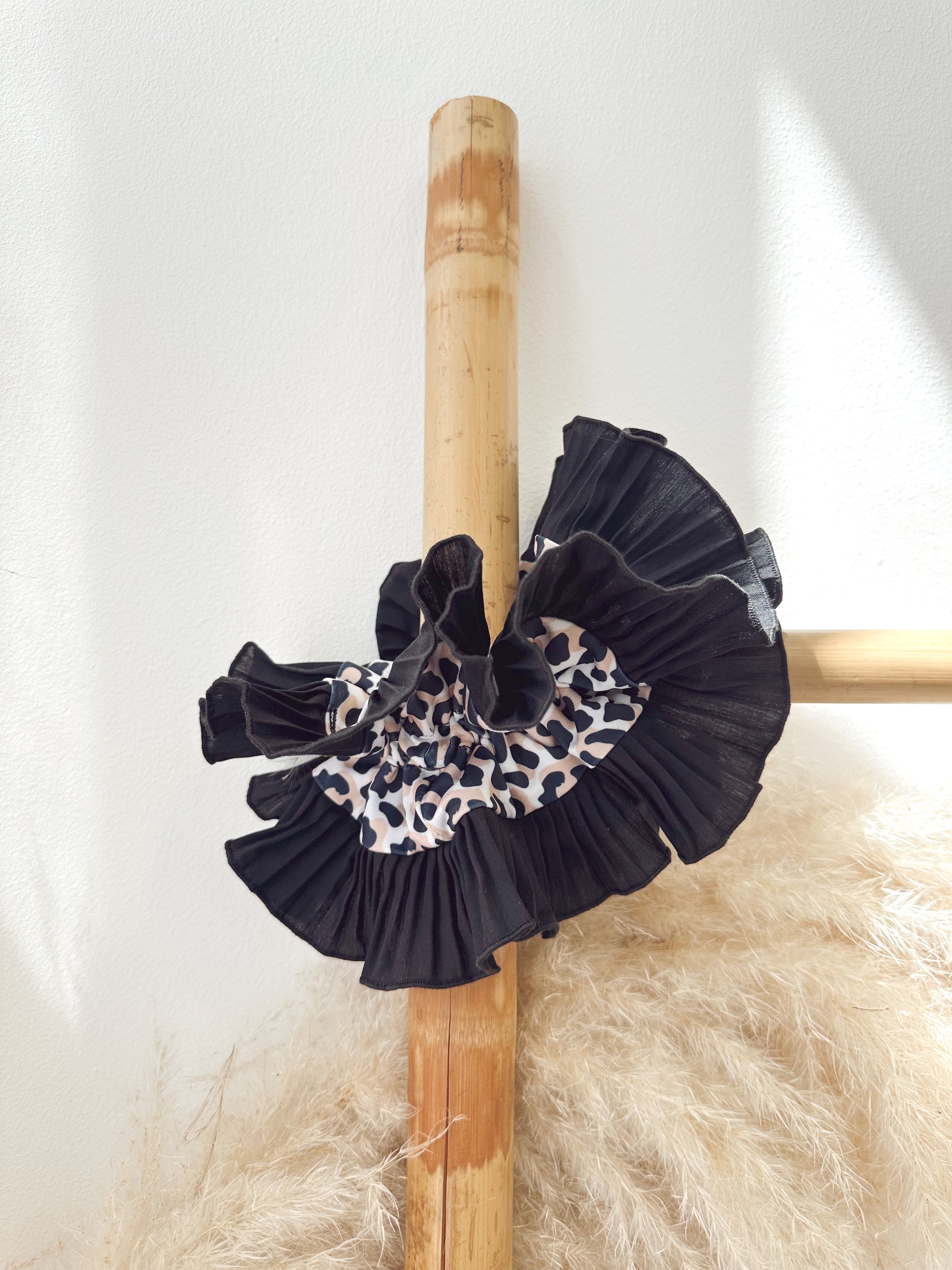 Colet Doble Vuelo Negro Print