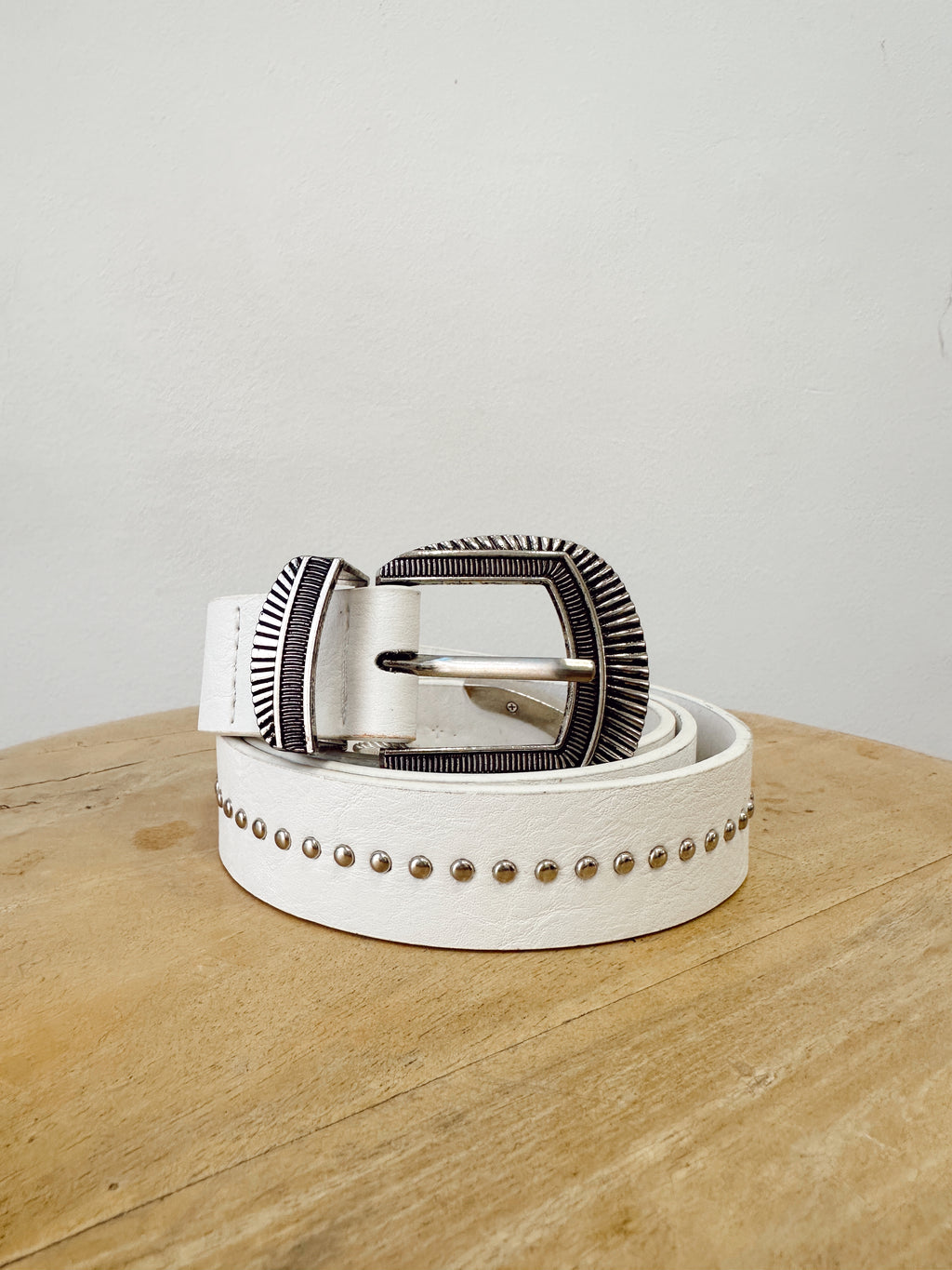 Cinturón Blanco Tachas