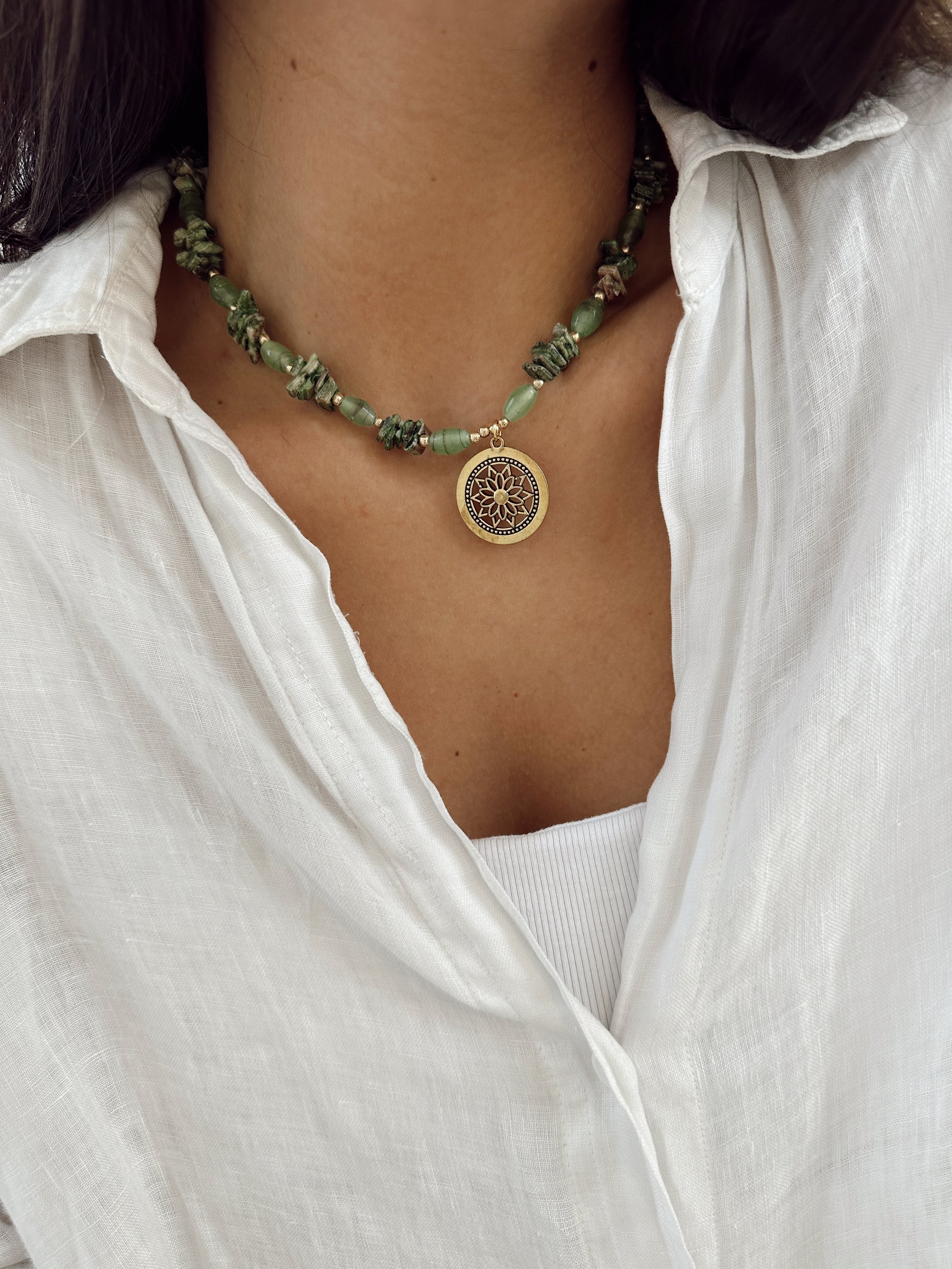 Collar Piedras Verde 2