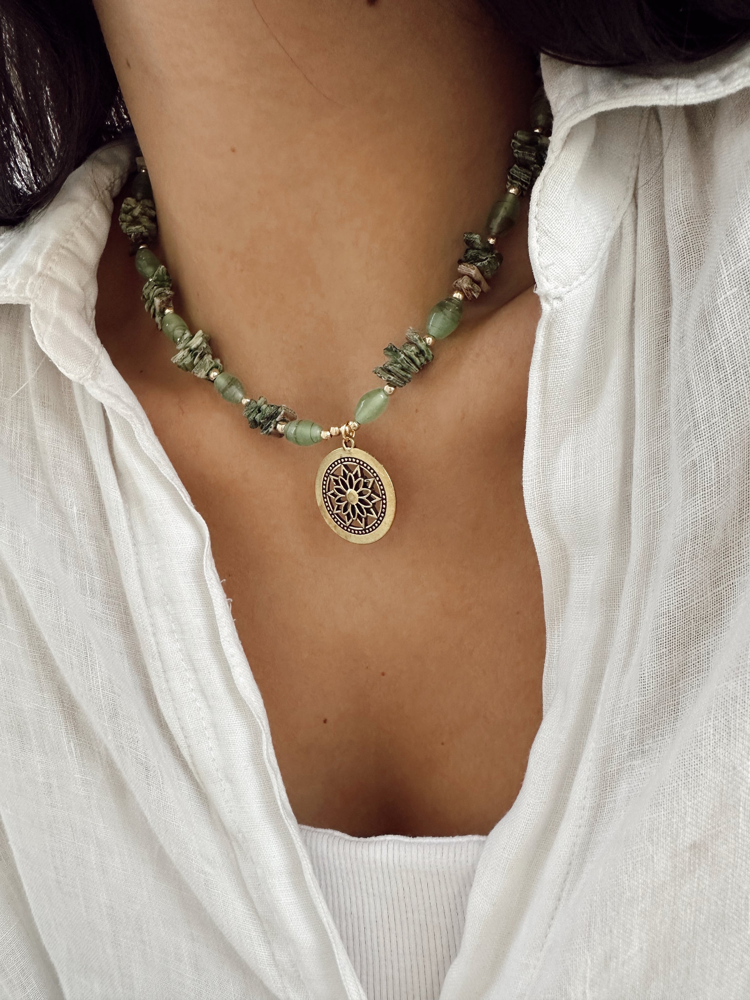Collar Piedras Verde 2