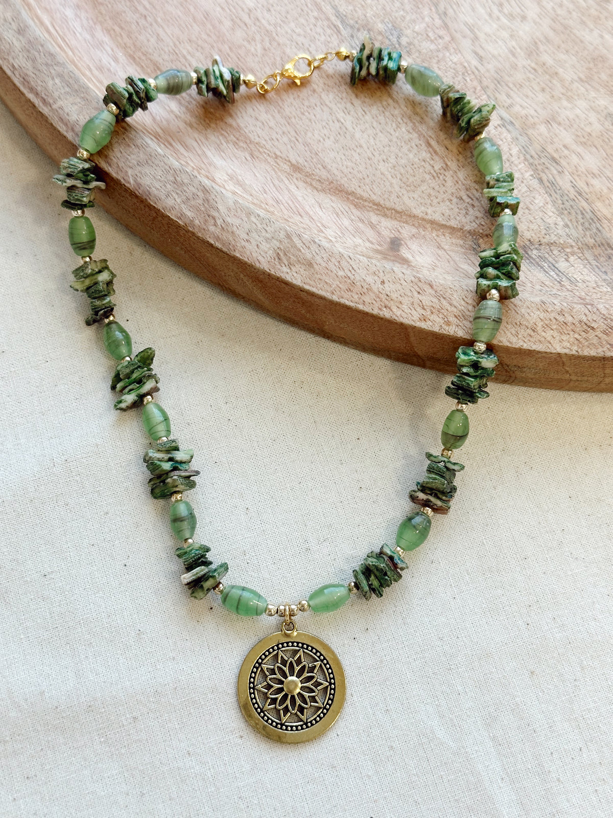Collar Piedras Verde 2