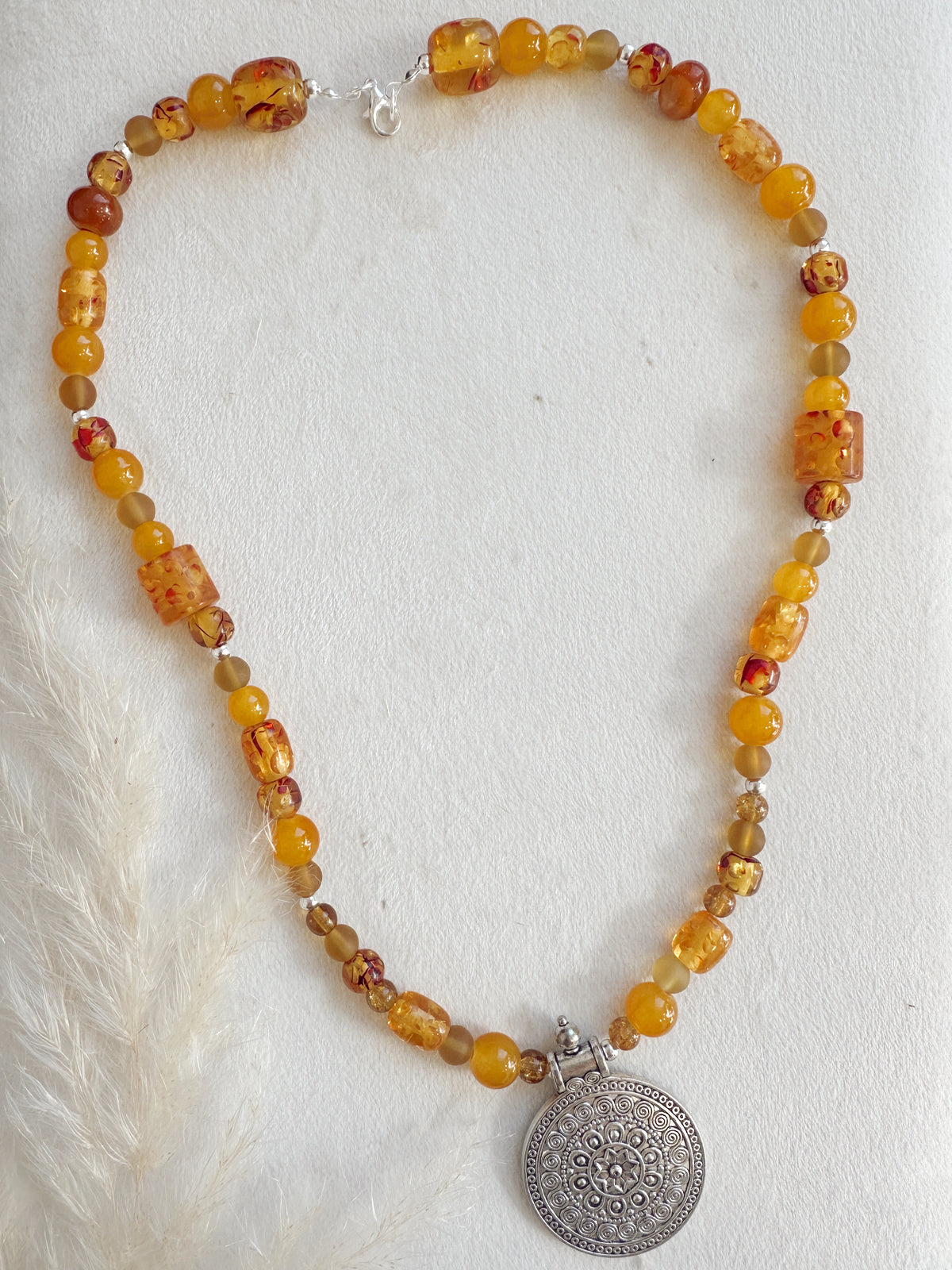 Collar Mostaza Plateado