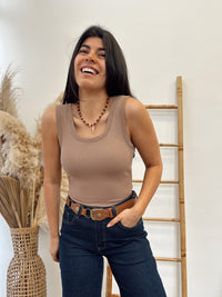 Polera top sin manga Horizonte