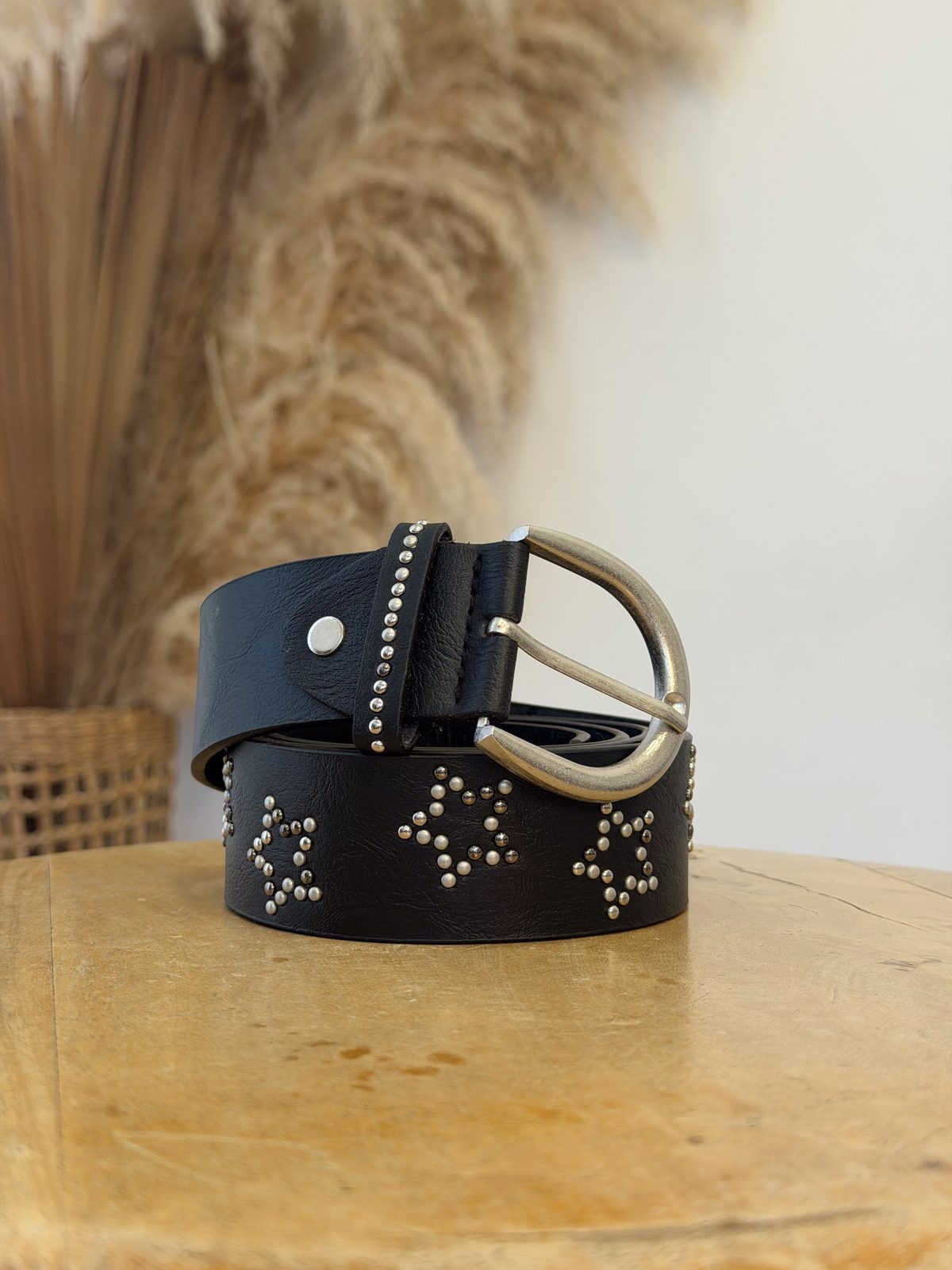 Cinturón Studs Estrella negro