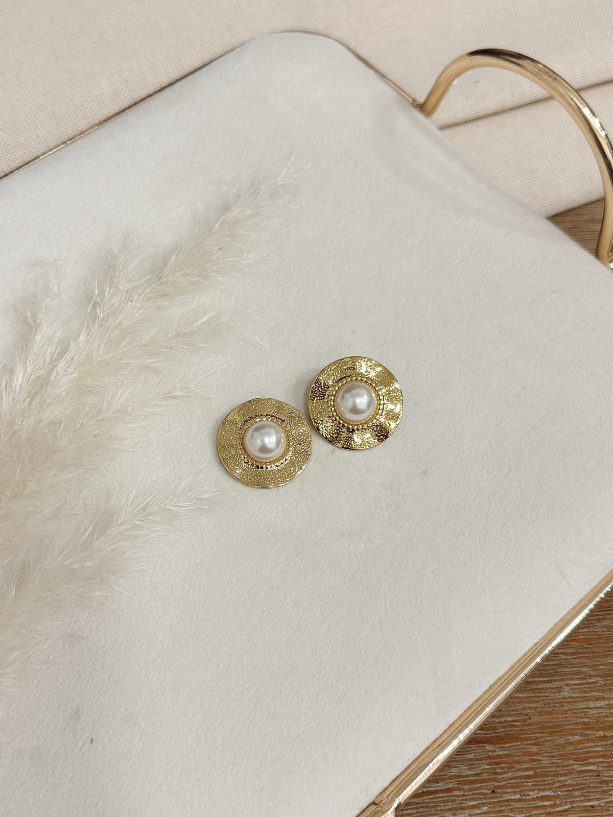 Aros Dorado Circular de Perla