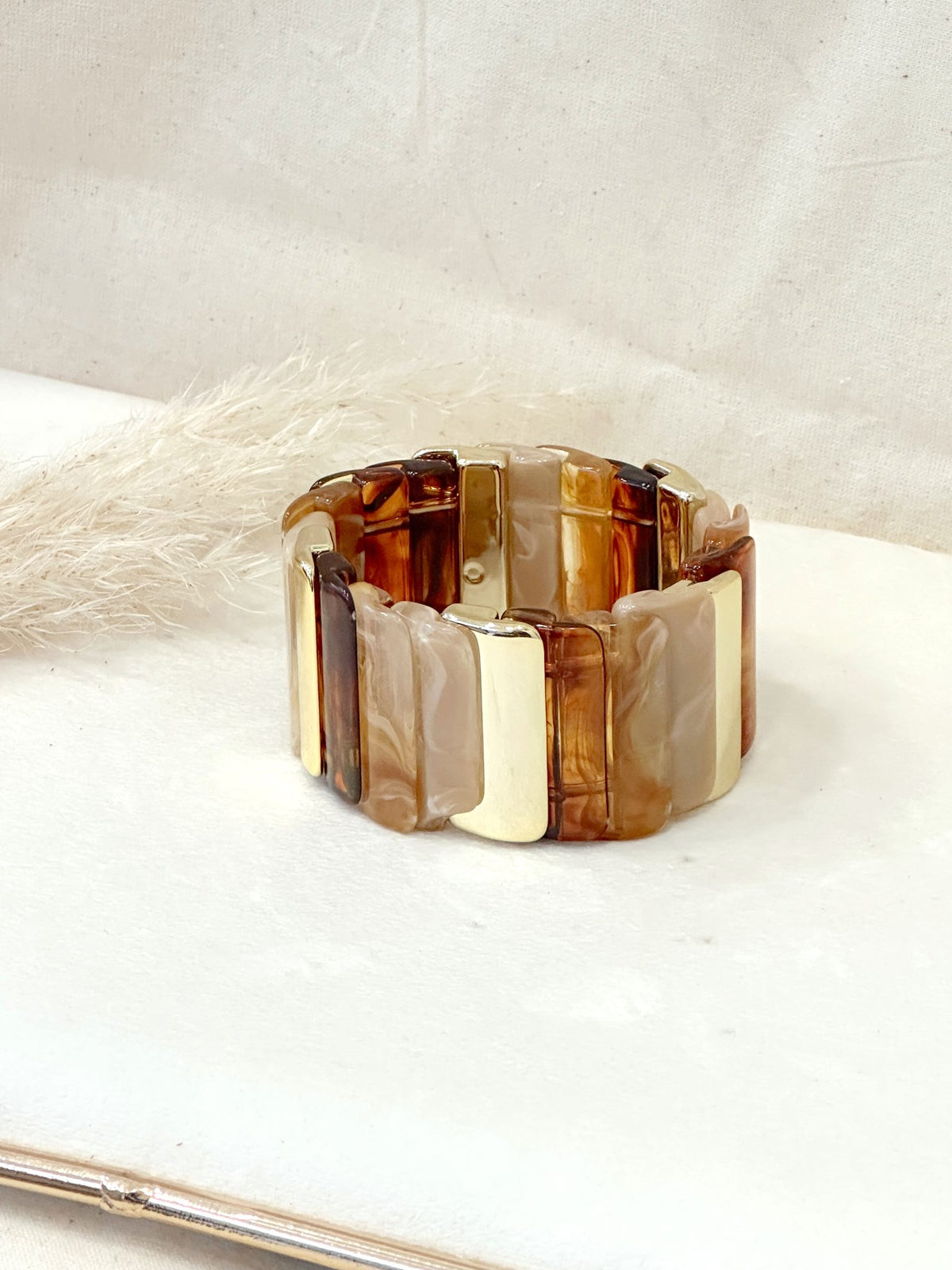 Pulsera resina elasticada Café