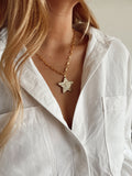Collar Corto Dorado Estrella Opaca