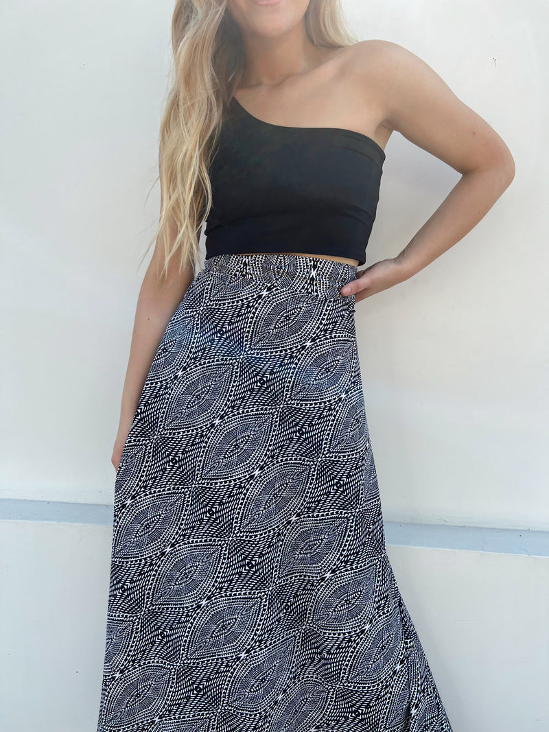 Falda Envolvente Negro / Blanco Lycra